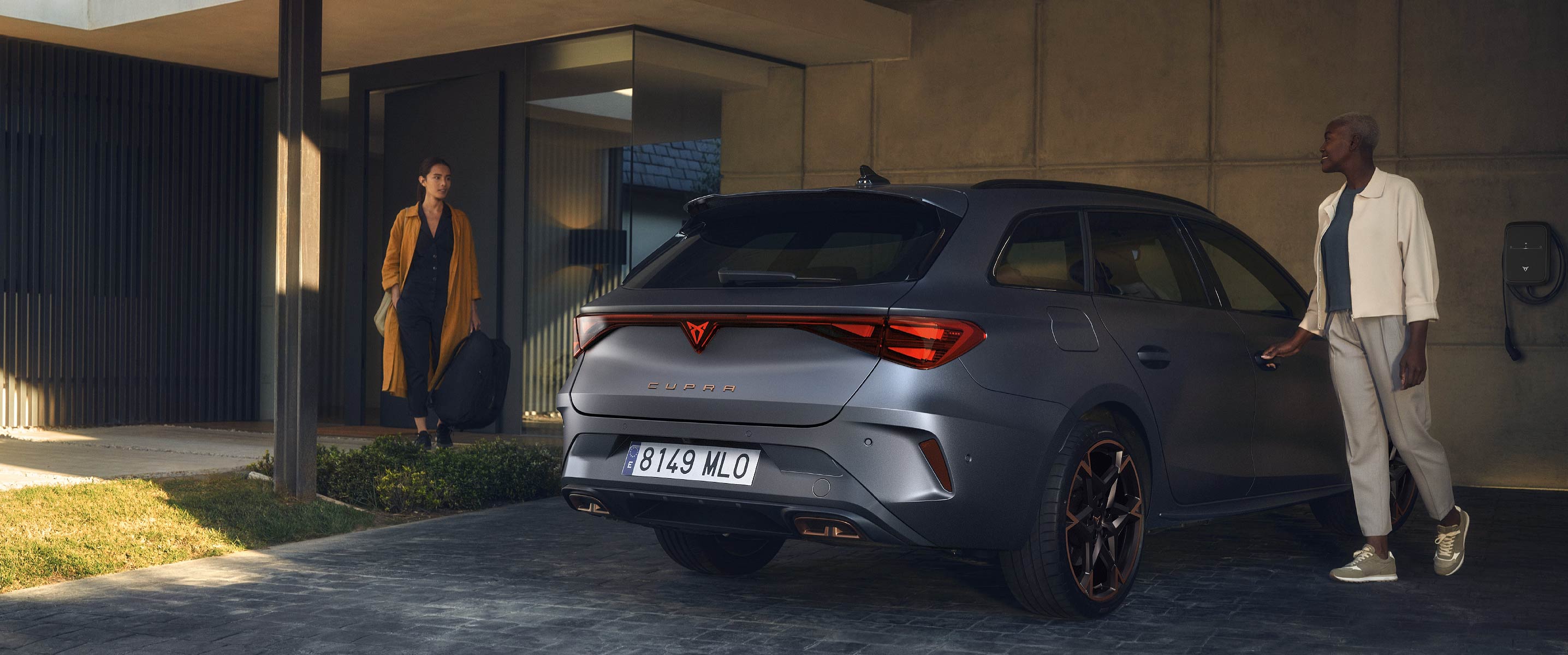 Nuevo CUPRA Leon Sportstourer gris magnetic metalizado
