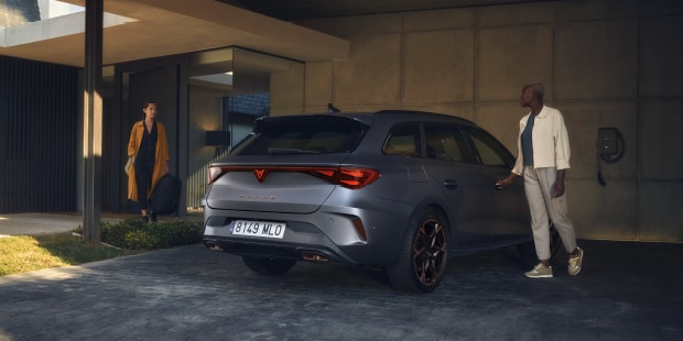 Nuevo CUPRA Leon Sportstourer gris magnetic metalizado