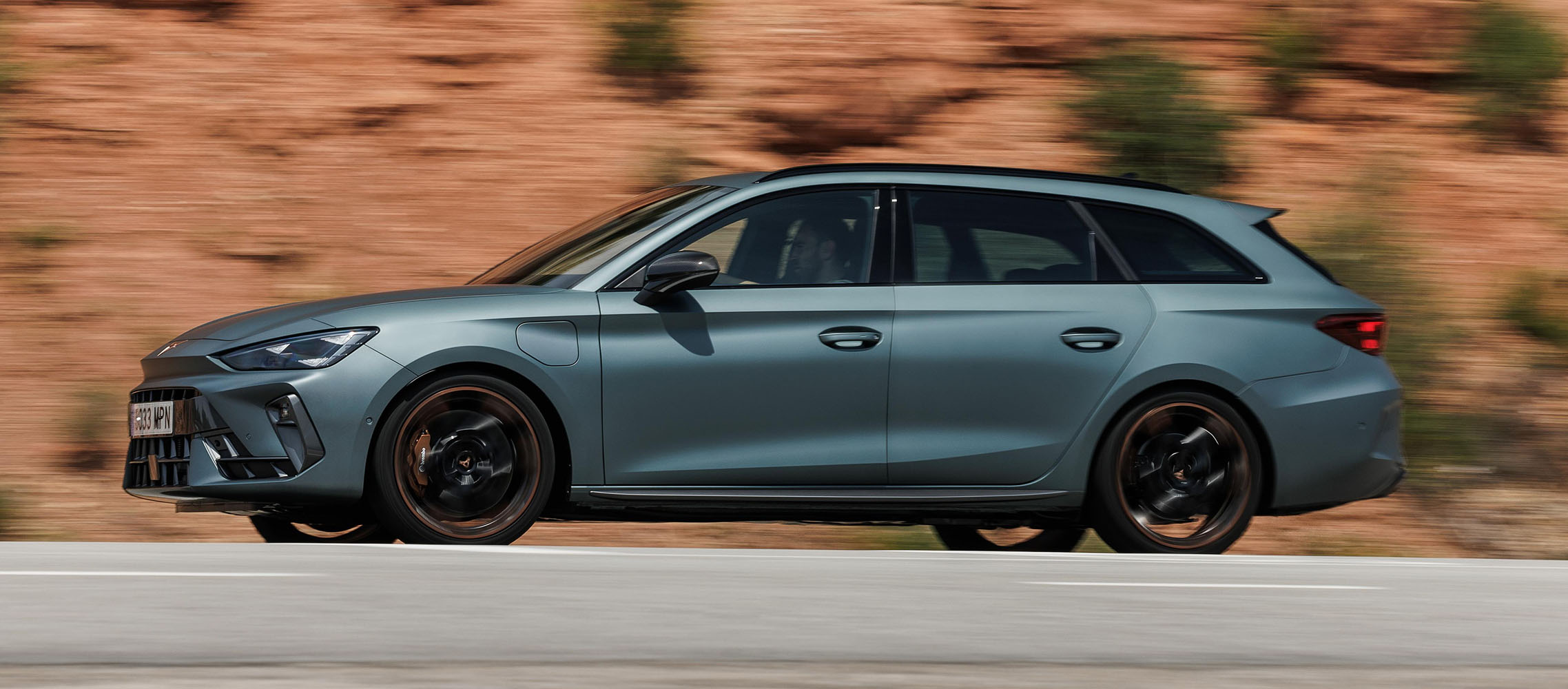 CUPRA Leon Sportstourer e-Hybrid gris enceladus