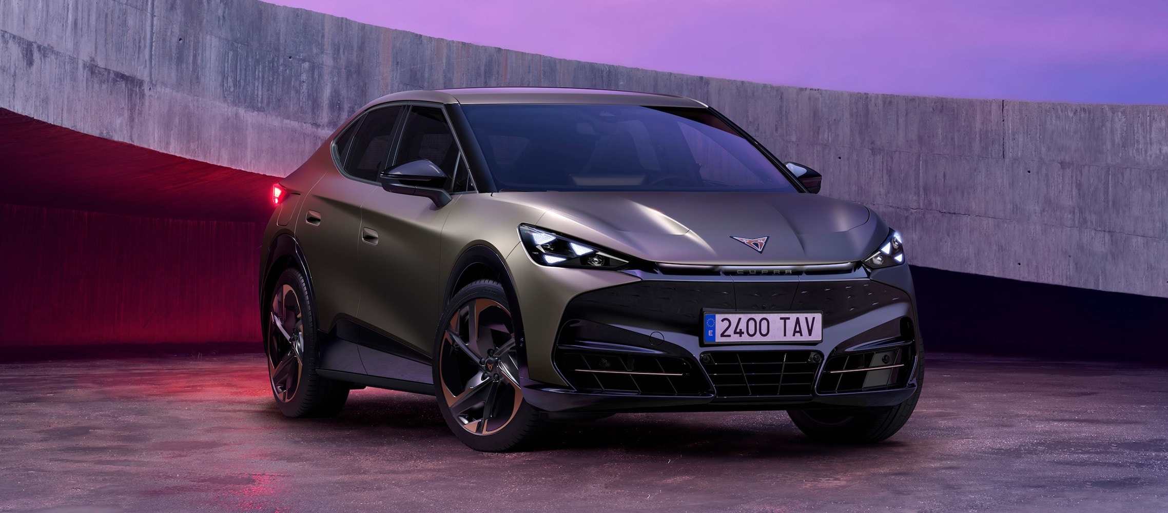 CUPRA Tavascan eléctrico atacama desert metalizado