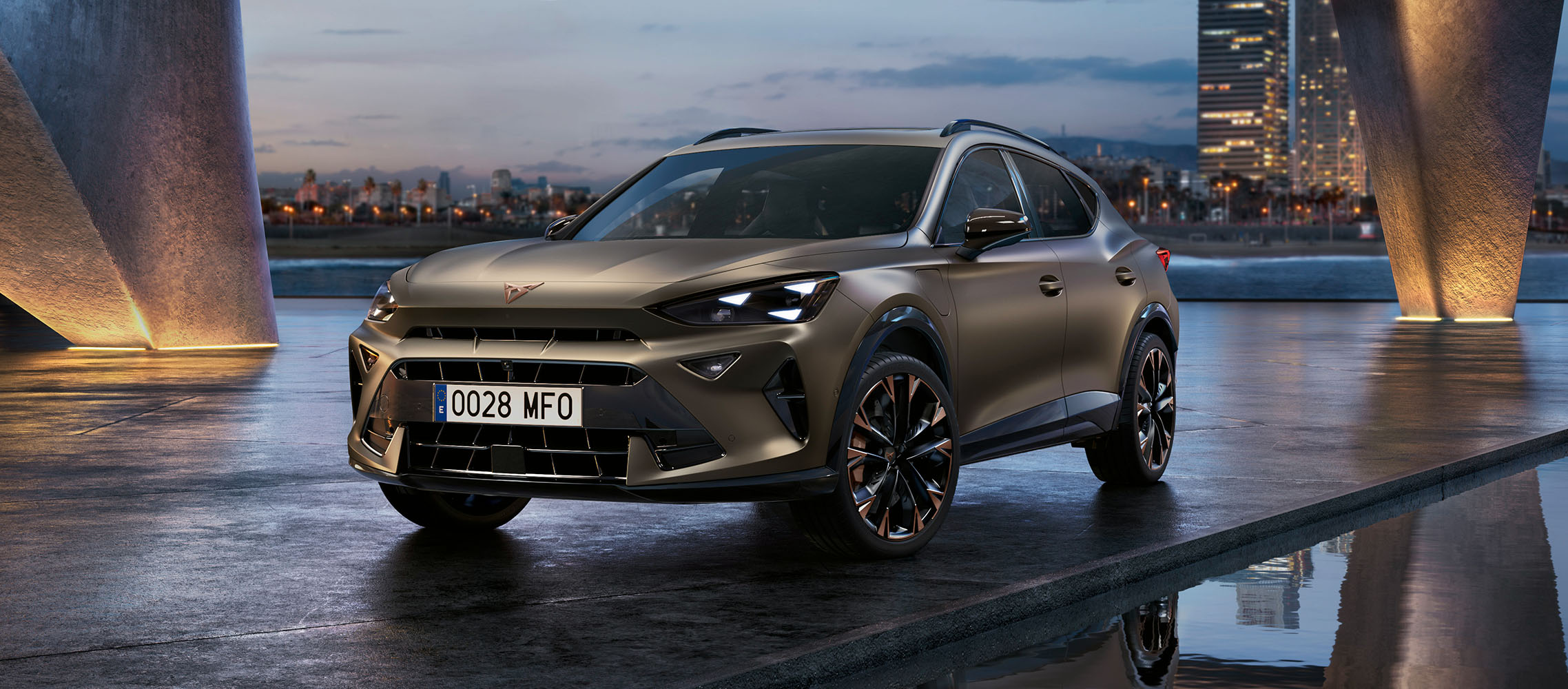Nuevo CUPRA Formentor e-Hybrid bronce century mate
