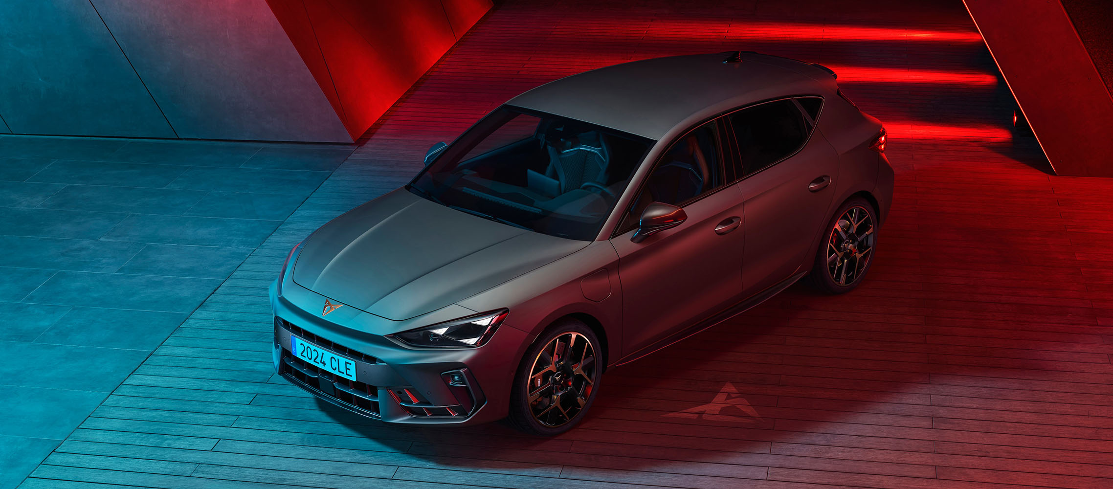 Nuevo CUPRA León e-Hybrid azul fiord 