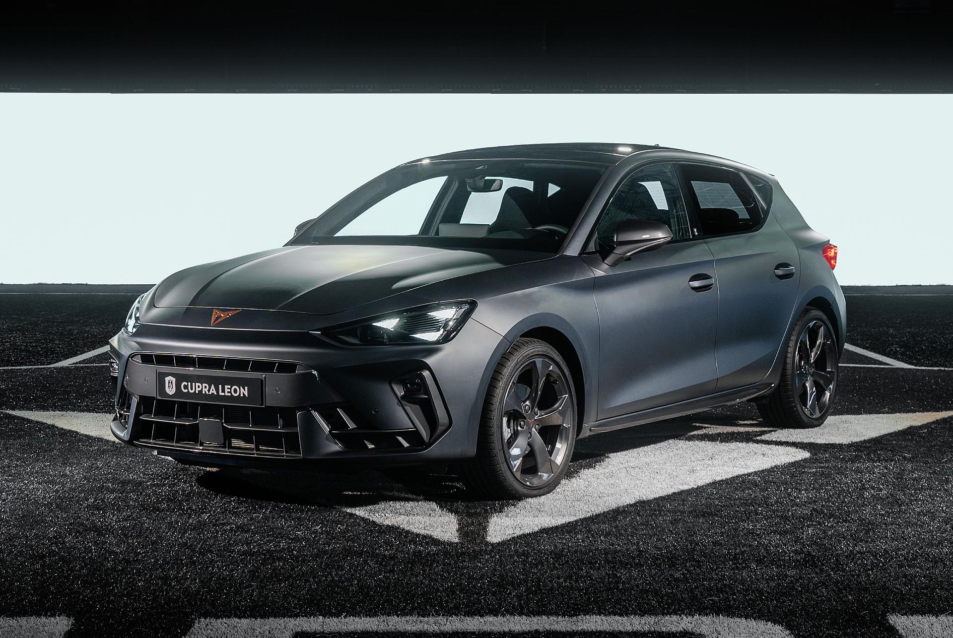 CUPRA León Kings League Edition en color Gris Enceladous Mate