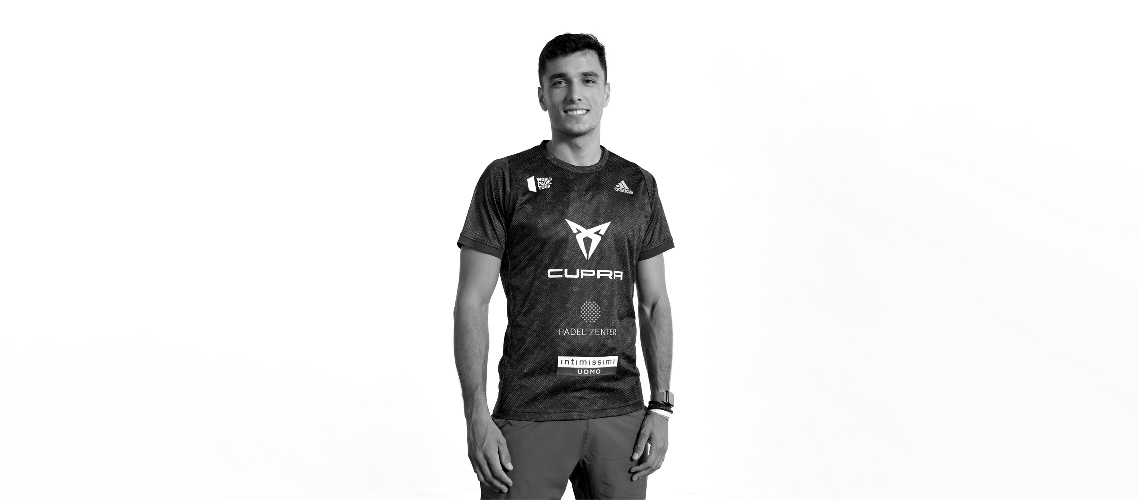 CUPRA Ambassador Fernando Belasteguin playing pádel.