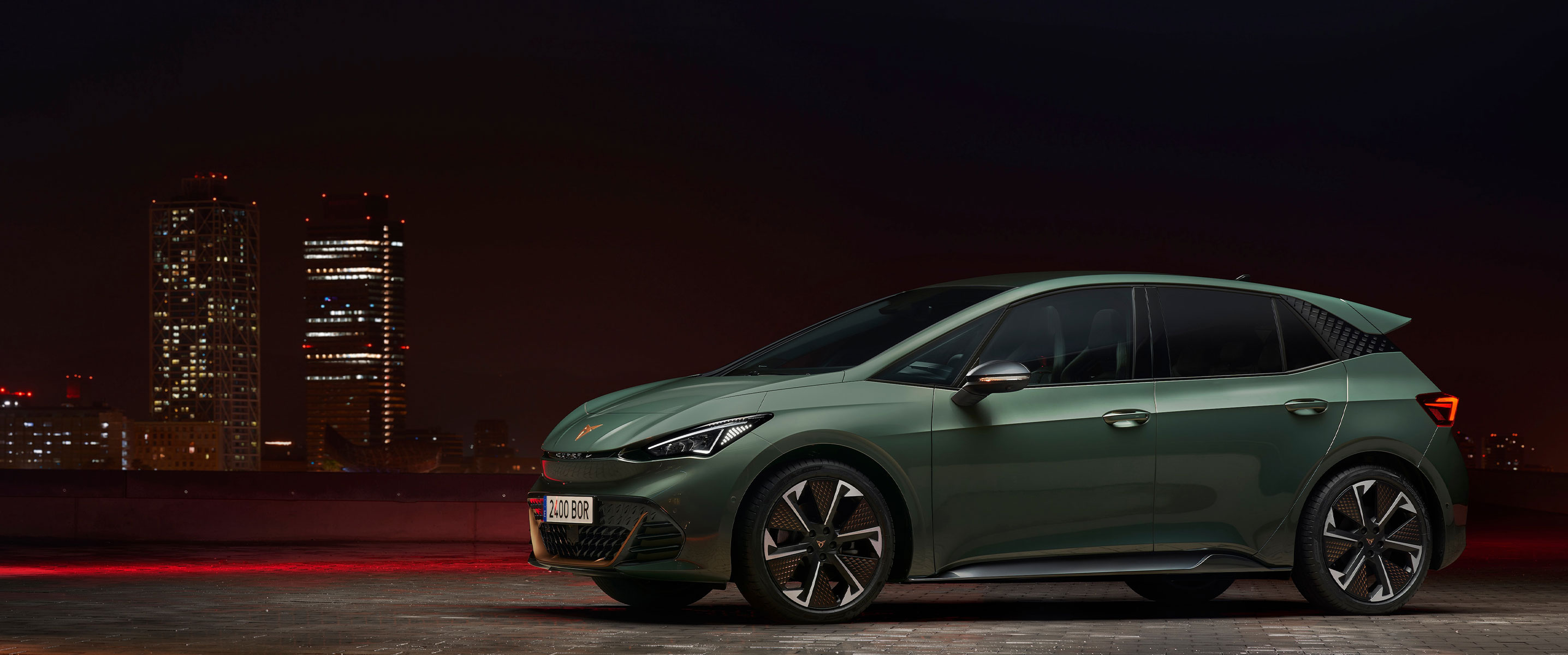 CUPRA Born VZ eléctrico verde bosque oscuro