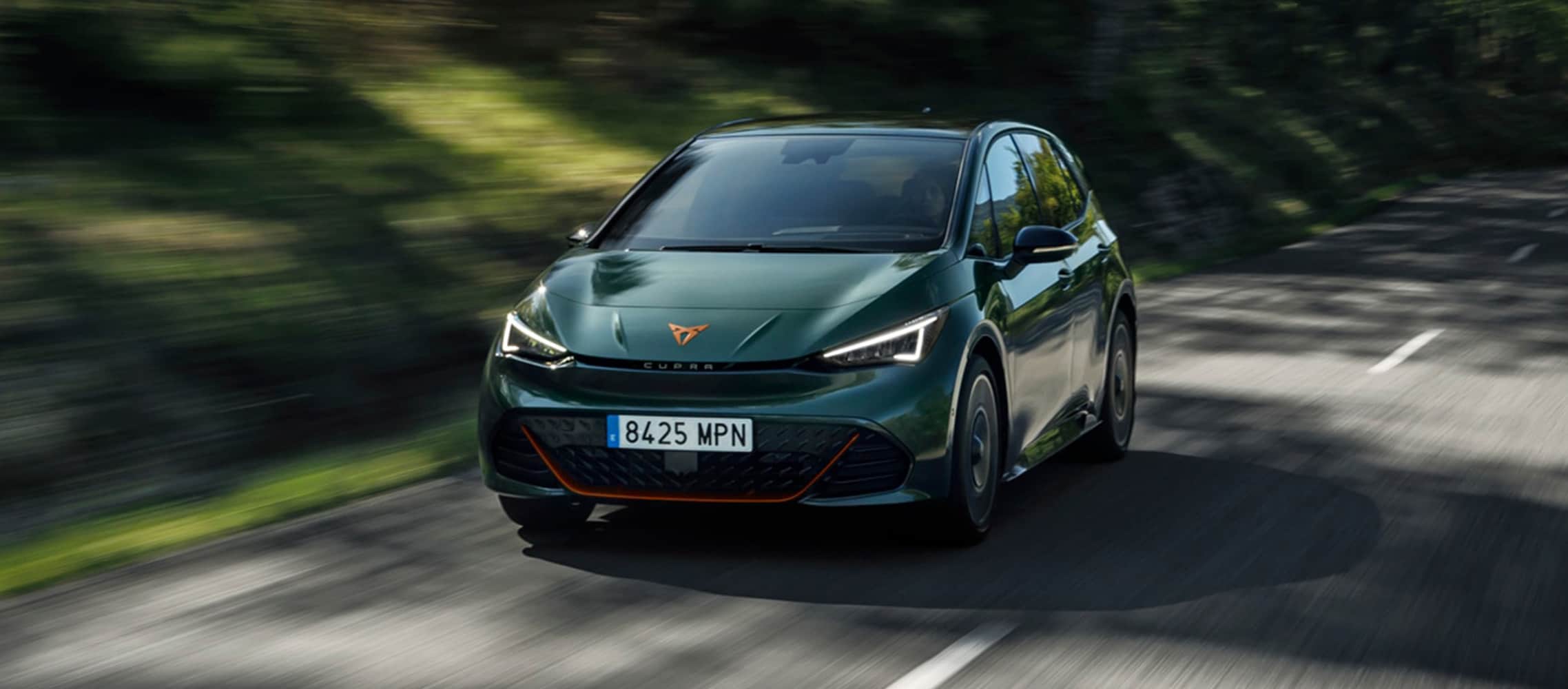 CUPRA Born VZ eléctrico verde bosque oscuro 