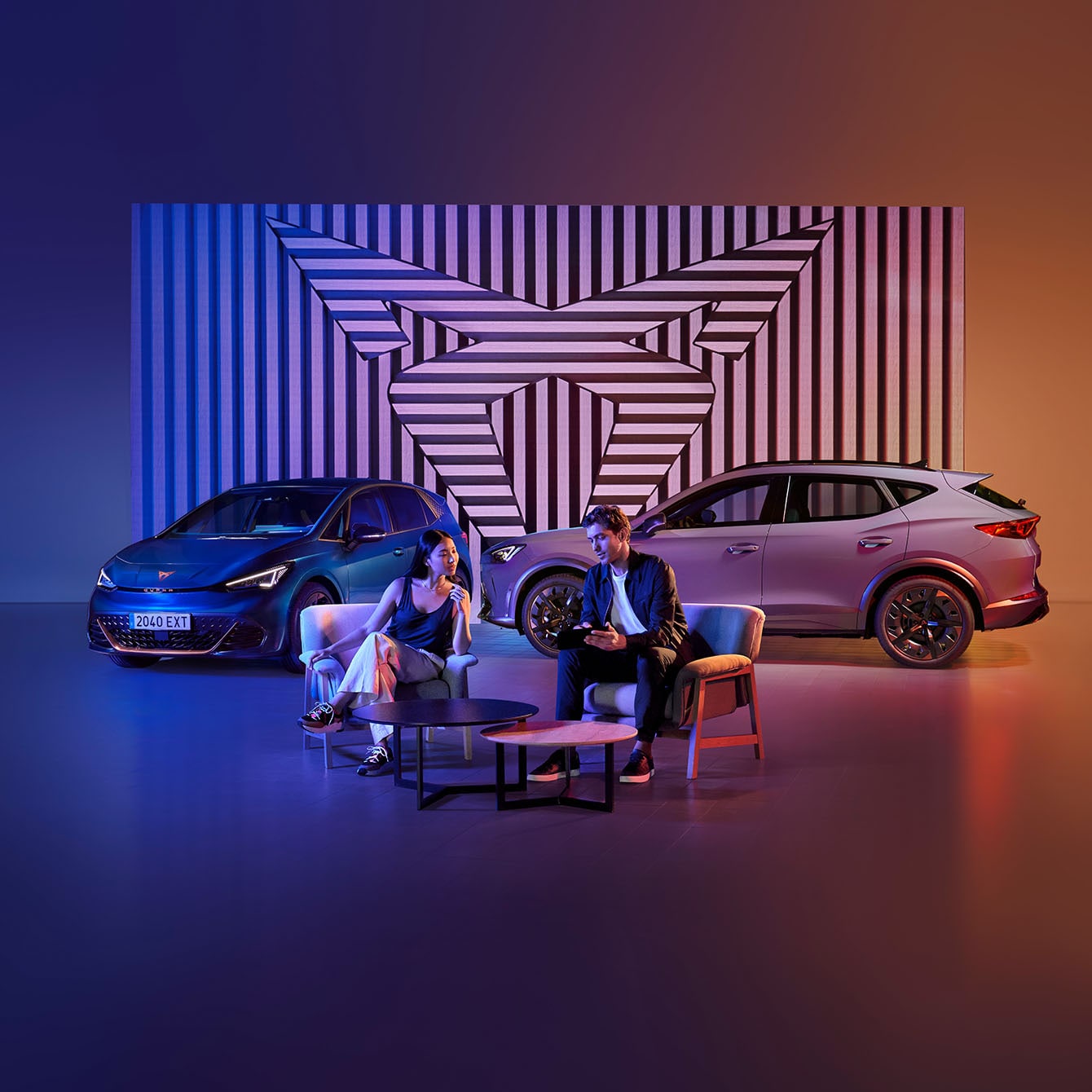 CUPRA Born junto a CUPRA Formentor en zona de recepción de servicio