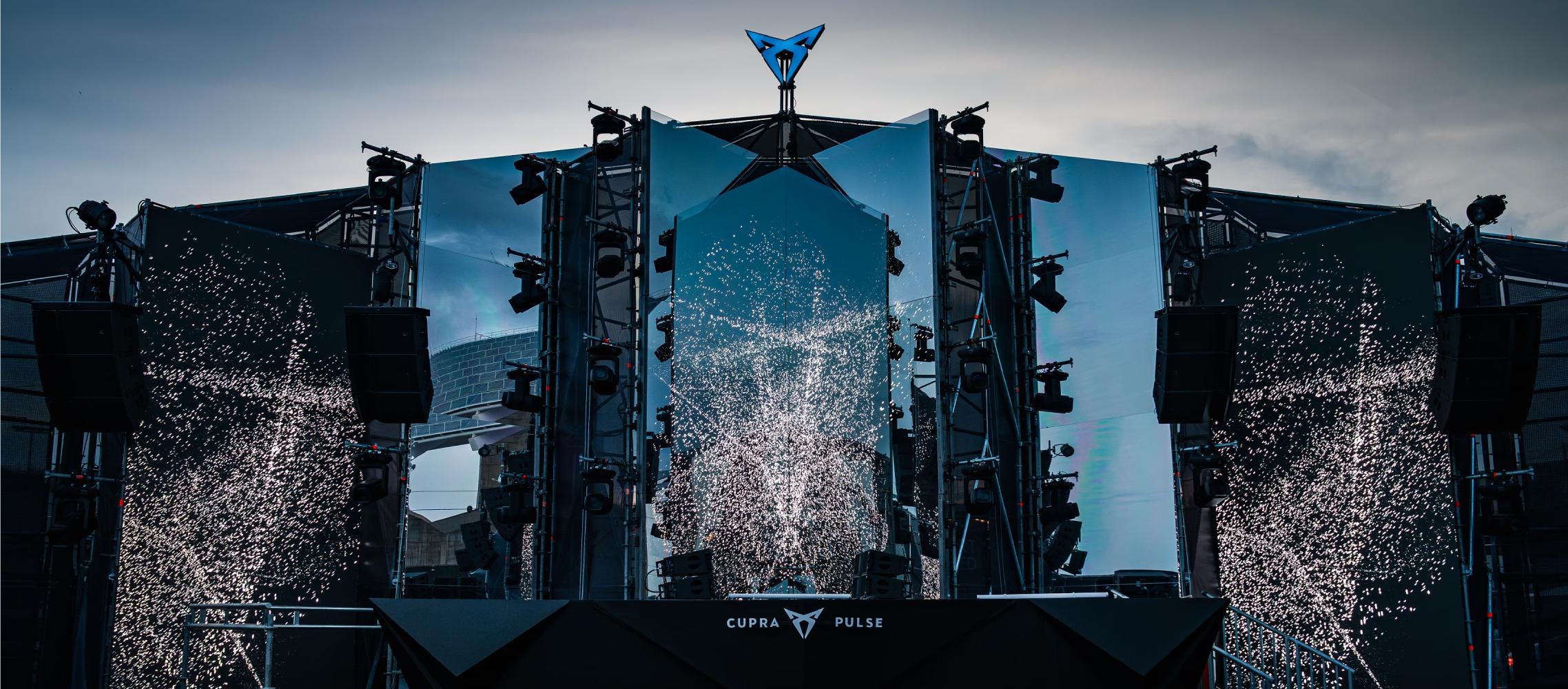 Escenario CUPRA Pulse del Primavera Sound Barcelona al atardecer