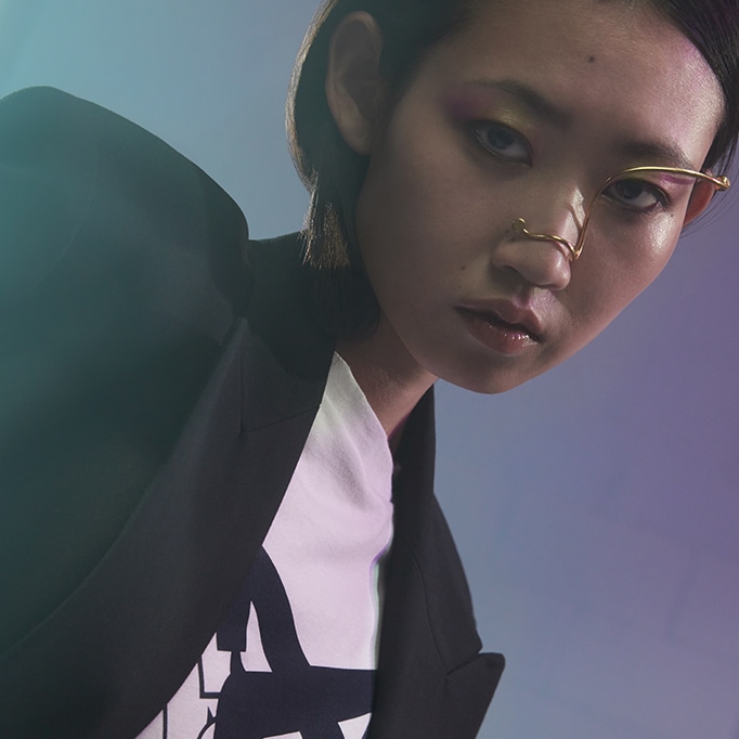 woman with CUPRA tshirt and glasses