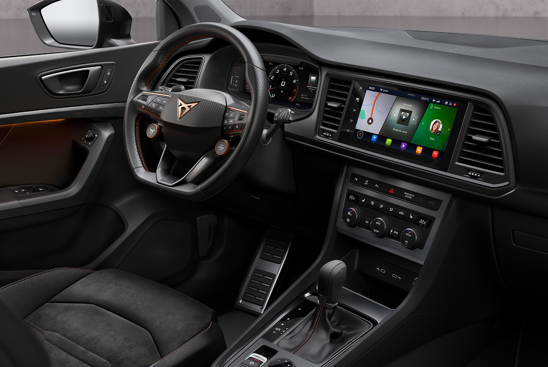 Vista interior del CUPRA Ateca donde destaca la tecnología centrada en el conductor, con un habitáculo diseñado específicamente para satisfacer sus necesidades.