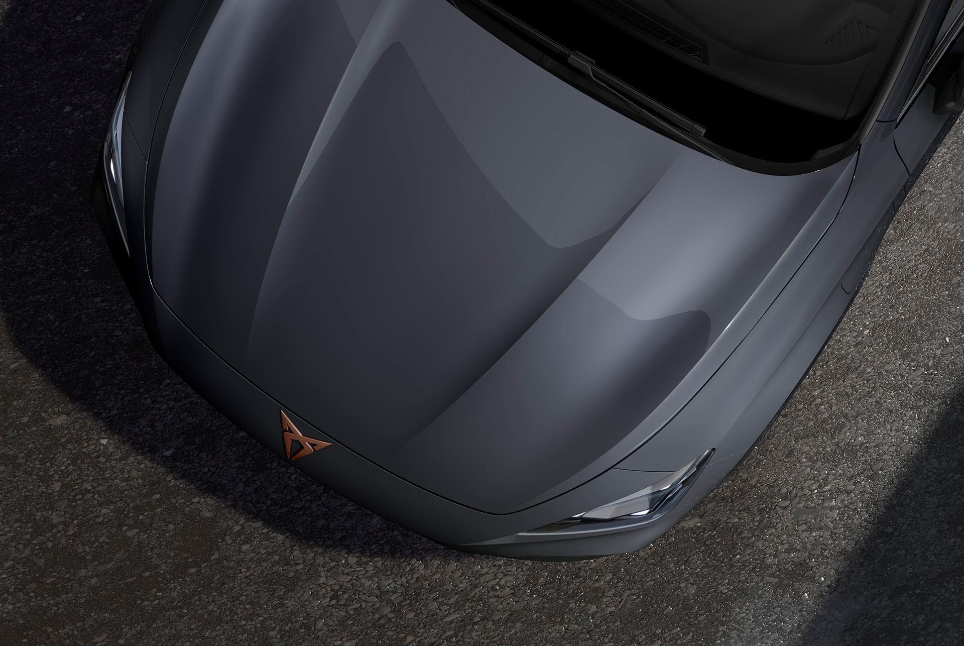 Vista aérea del nuevo CUPRA Formentor SUV crossover 2025 en gris Graphene.