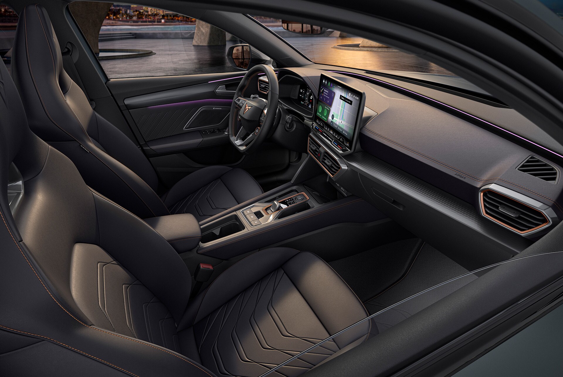 Diseño interior Progressive del nuevo CUPRA León Sportstourer 2025, asientos bucket metalizados de piel con calefacción y eléctricos, con ajustes de memoria tanto para el conductor como para el copiloto.
