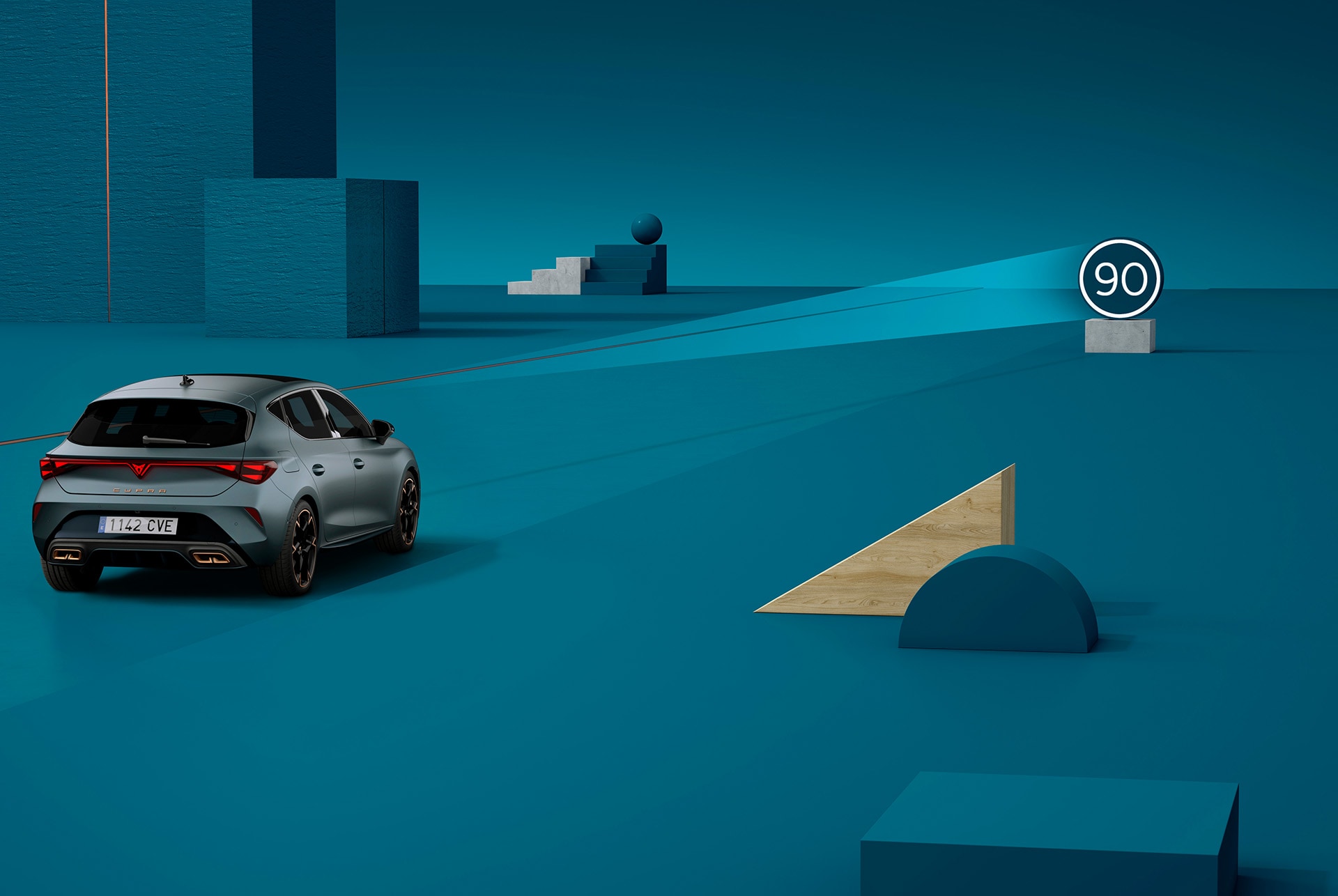 Cómo utilizar el reconocimiento de señales de tráfico del nuevo CUPRA León 2025, demo, fondo azul