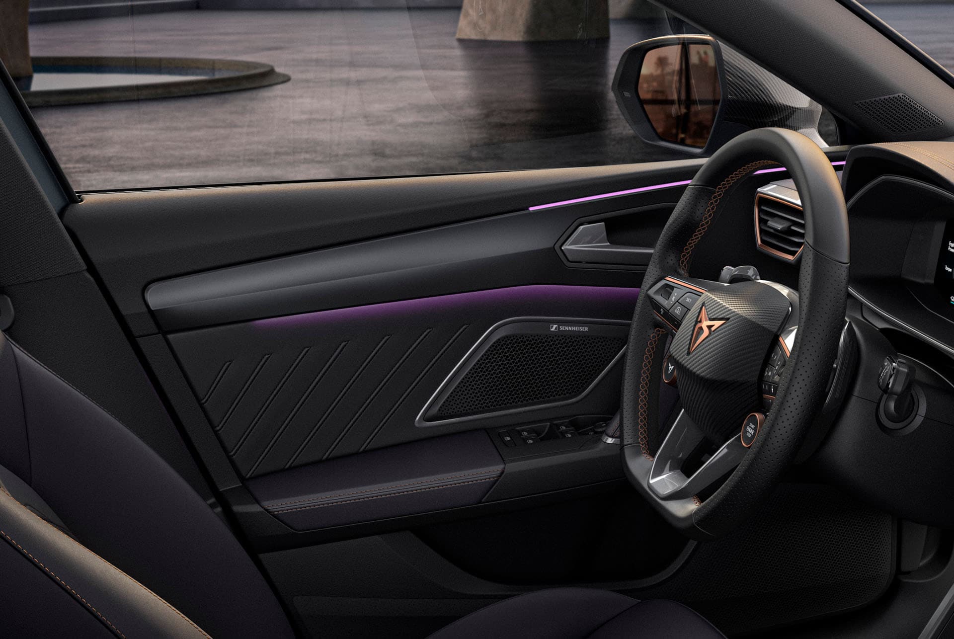 primer plano del diseño interior del nuevo CUPRA León Sportstourer 2025, volante, panel de la puerta, iluminación ambiental, logotipo CUPRA y ventanilla