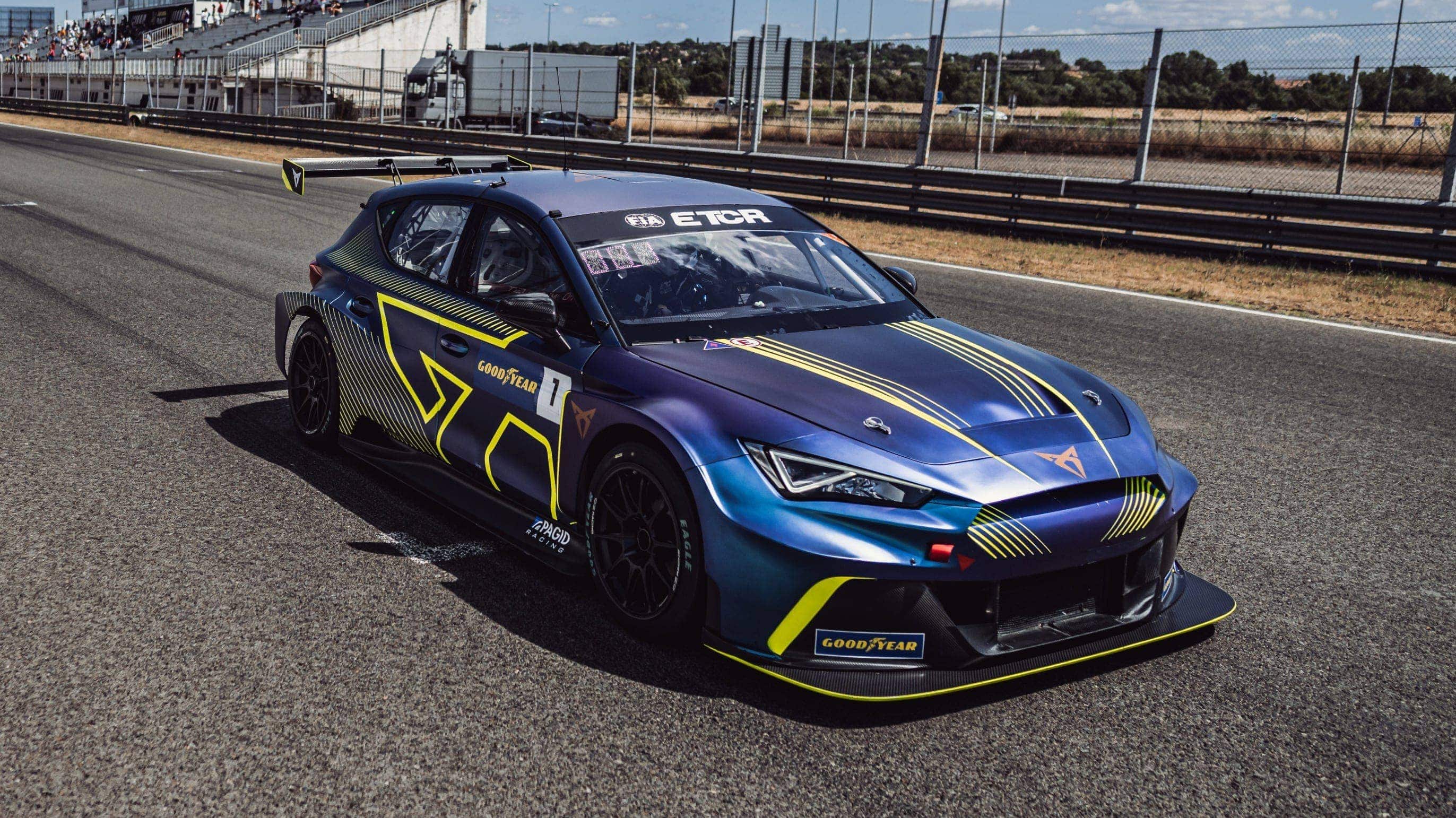 cupra e-Racer a strong and silent electric touring race car