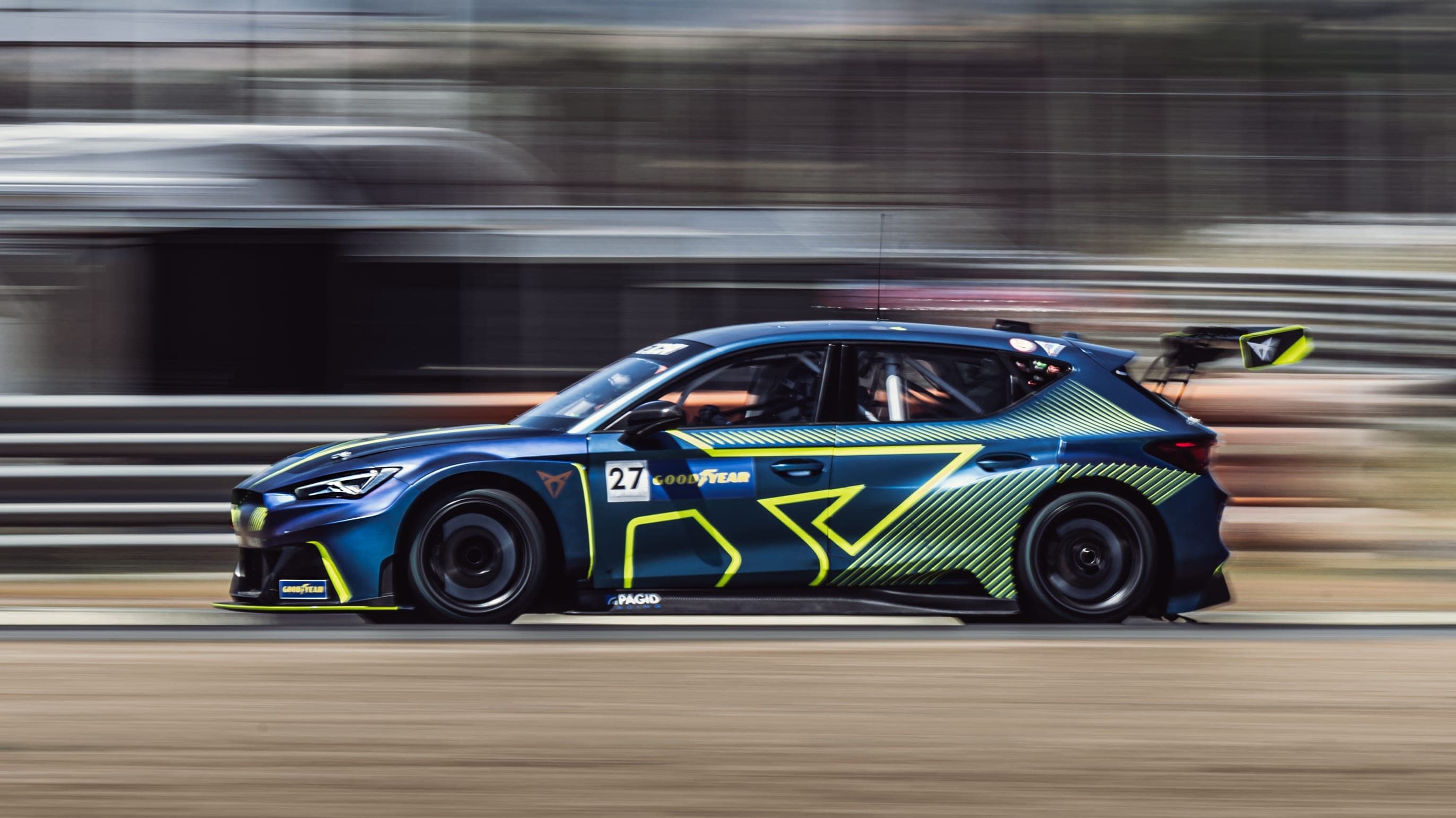 CUPRA e-Racer probado y testeado en diferentes condiciones.