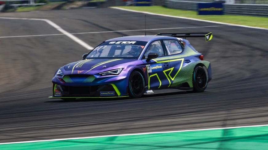 CUPRA e-Racer el turismo de carreras eléctrico, potente y silencioso.