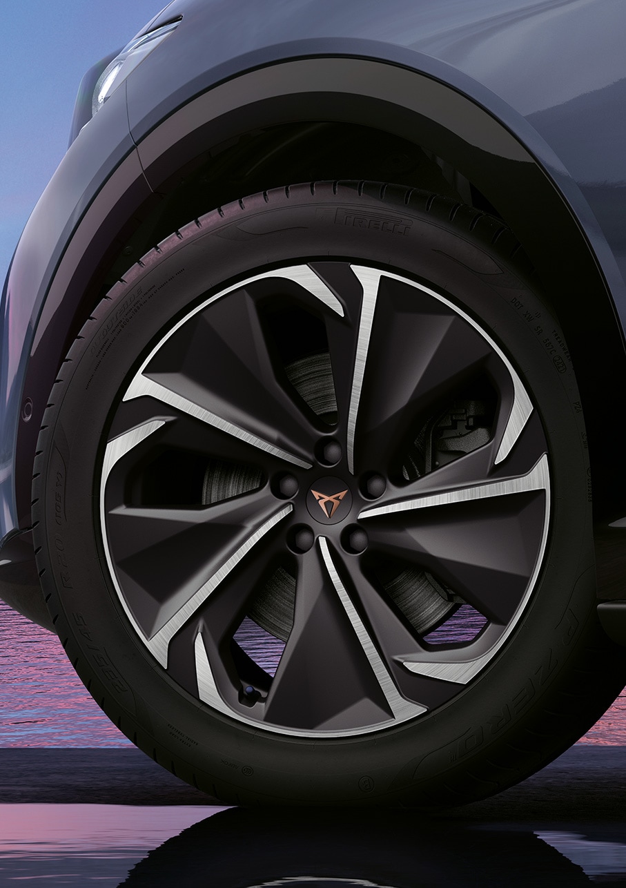 Las nuevas llantas aerodinámicas deportivas negro mate de 20 pulgadas del CUPRA Tavascan 2025