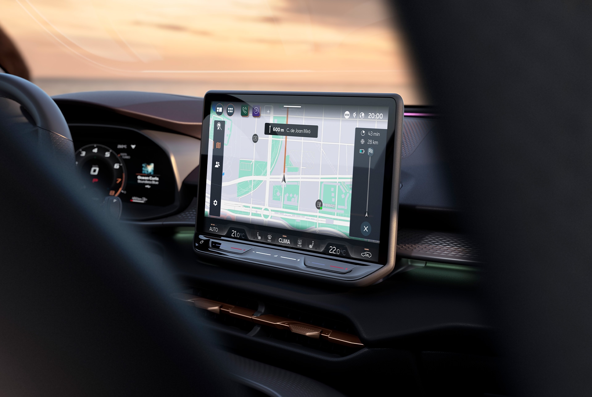 sistema de Infotainment del CUPRA Terramar de 32,7cm (12,9") que muestra las funciones CUPRA Connect, aplicaciones, opciones de perfil de conducción, navegación online, radio en directo y mucho más.