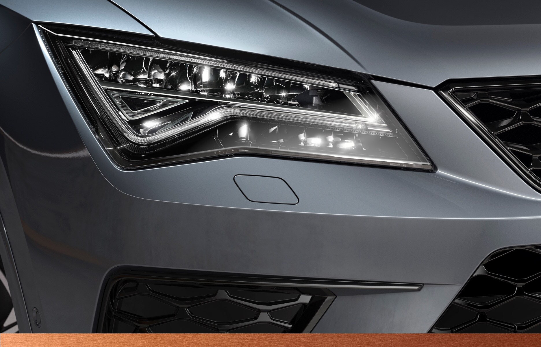Detalle de faro delantero en CUPRA Ateca