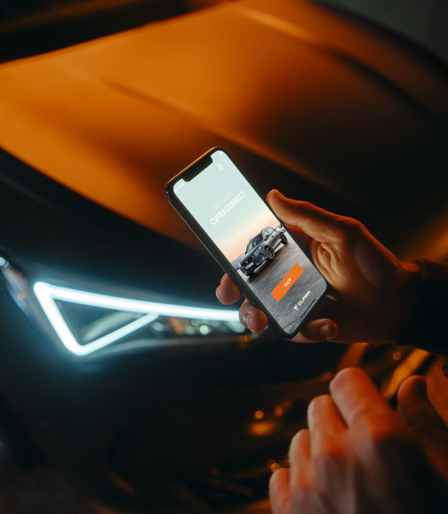 CUPRA%20CONNECT%20app%20from%20a%20smartphone